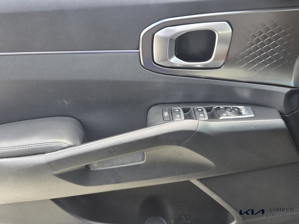 Certified 2025 Kia Sorento EX FWD image 33