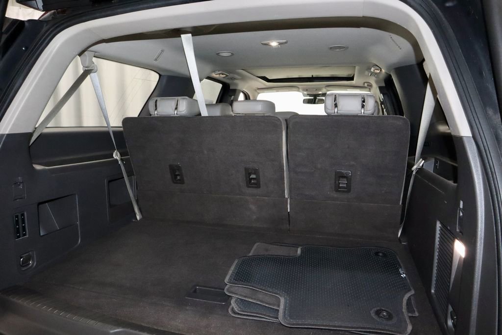 Used 2020 Ford Expedition Max XLT w/ Equipment Group 202A AWD/4WD image 14