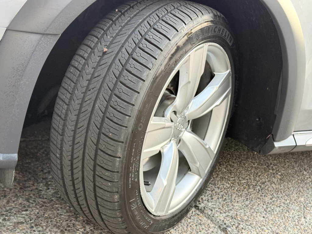 Used 2016 Audi A4 Premium Plus w/ Technology Package image 29