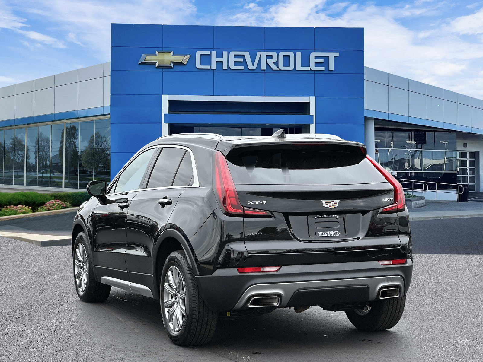 Certified 2023 Cadillac XT4 Premium Luxury w/ Cold Weather Package AWD/4WD image 3