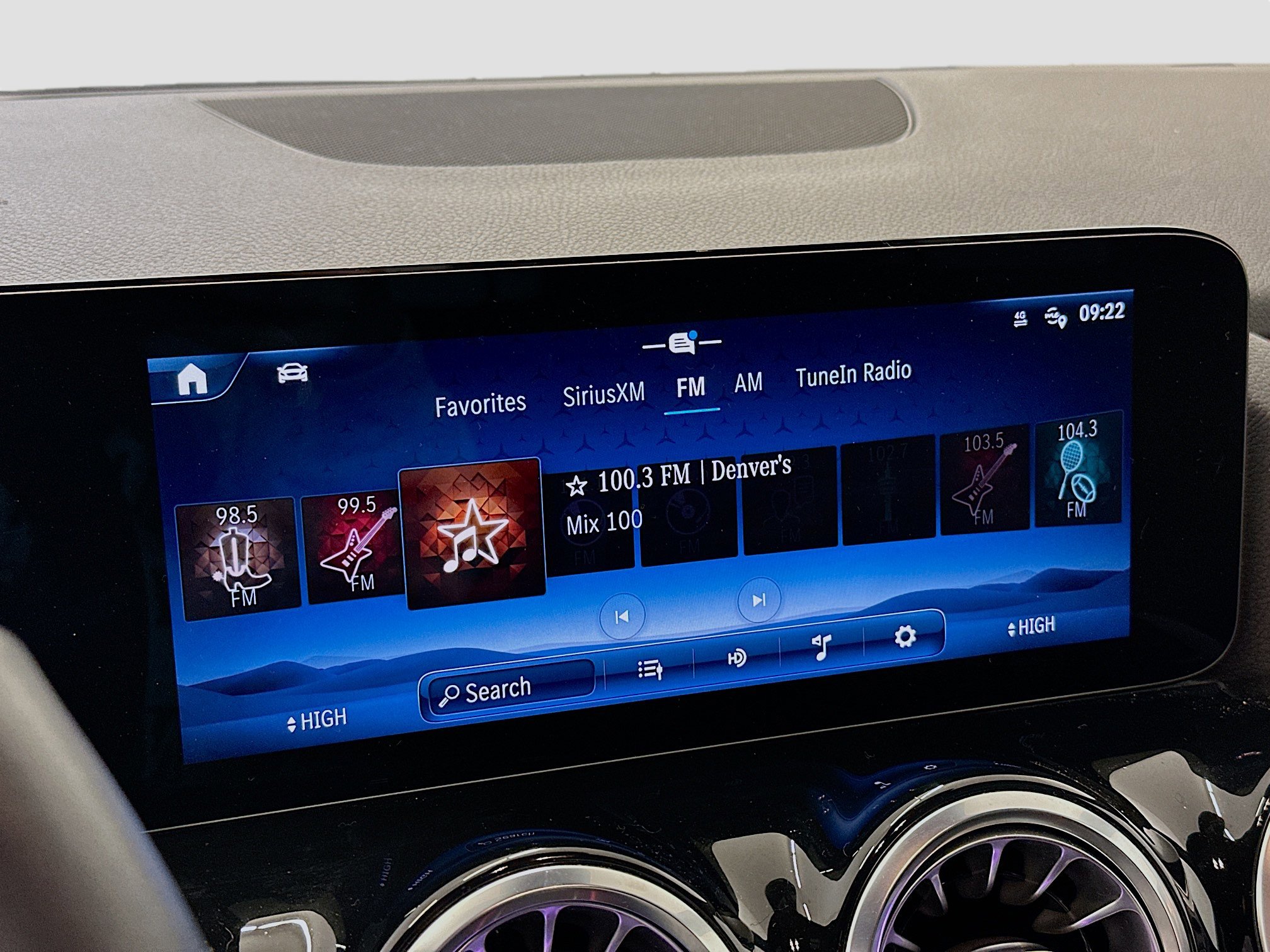 Used 2025 Mercedes-Benz GLA 250 4MATIC image 21