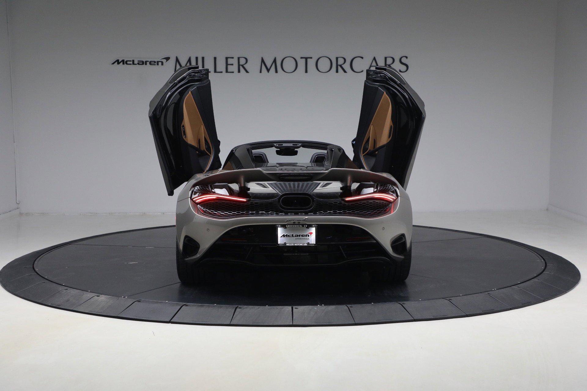 Used 2025 McLaren 750S Spider image 27