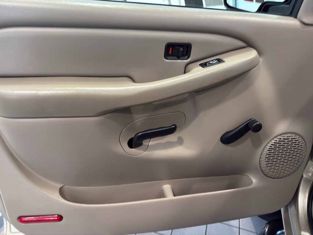 Used 2004 GMC Sierra 1500 BASE Regular Cab w/ Light Duty Power Package image 13