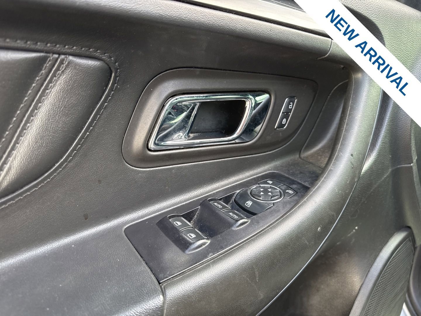 Used 2019 Ford Taurus SHO image 16