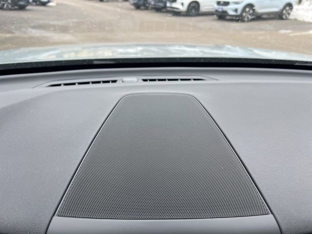 Certified 2025 Volvo XC60 B5 Plus image 38