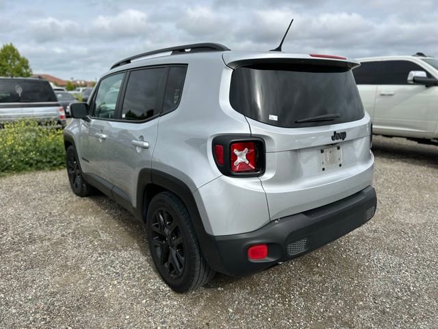 Used 2017 Jeep Renegade Altitude FWD image 4