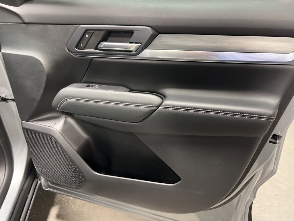 Used 2025 GMC Terrain Elevation image 11