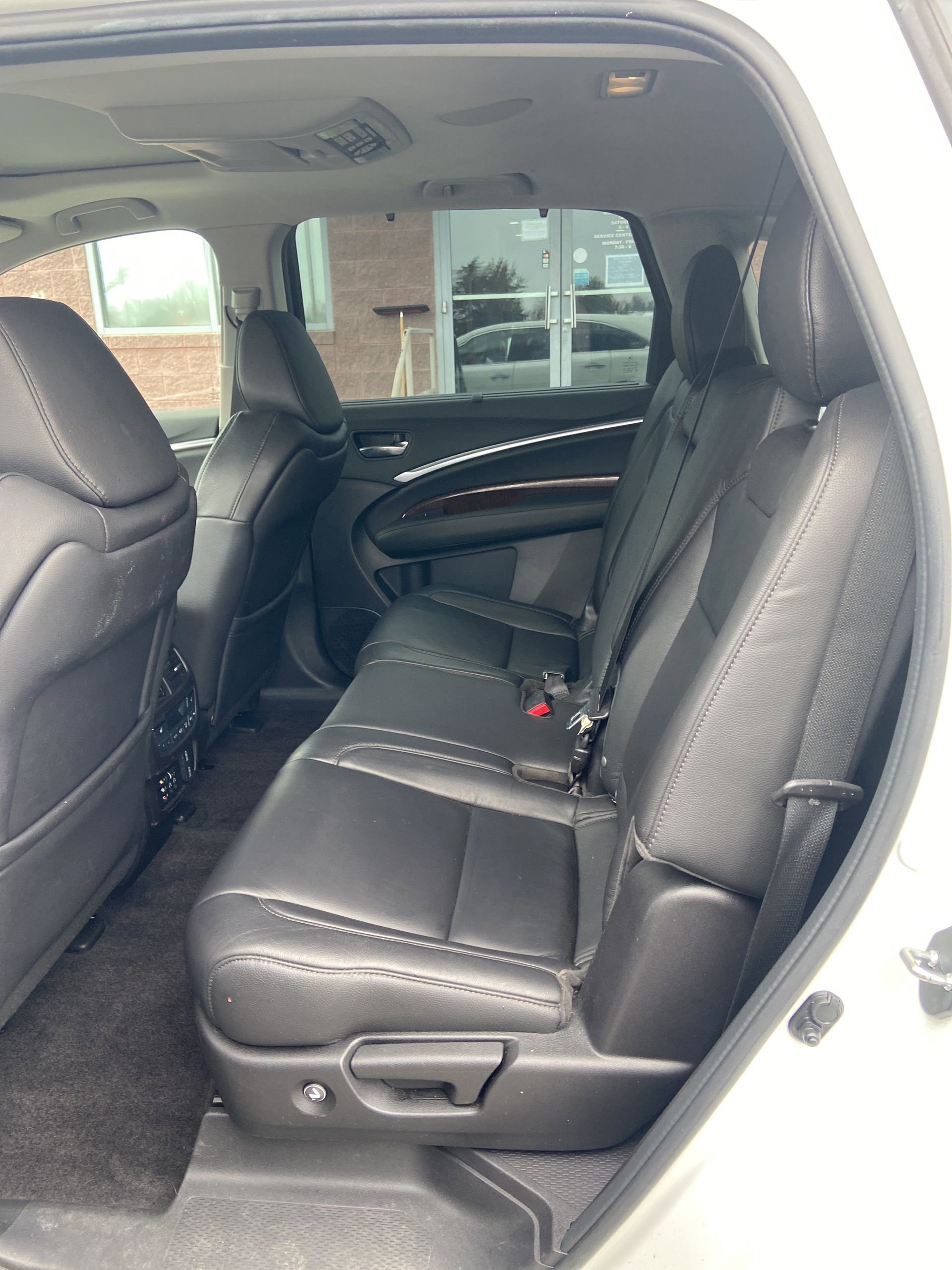 Used 2018 Acura MDX w/ Technology & Entertainment image 11