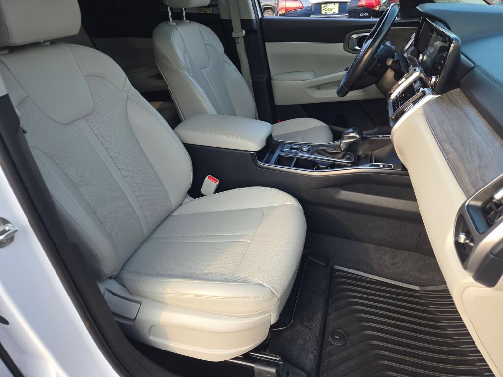 Used 2021 Kia Sorento EX w/ EX AWD X-Line Package image 7