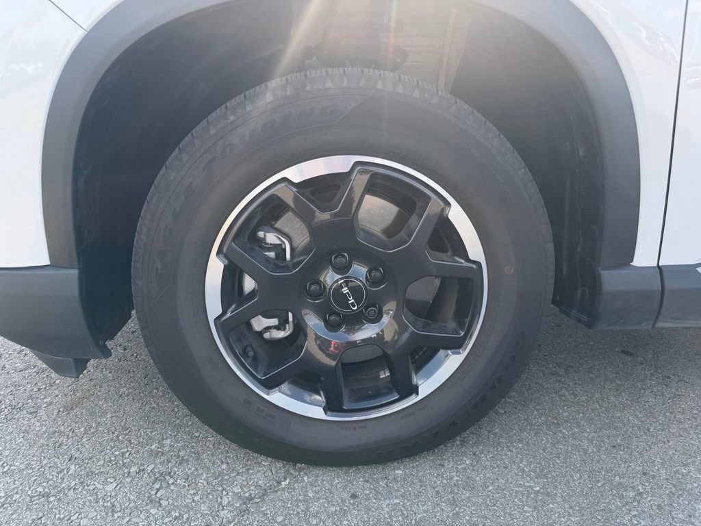 Used 2025 Honda Pilot EX-L image 3