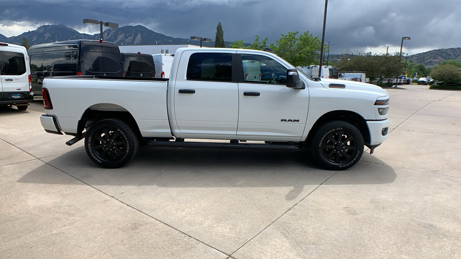 Used 2025 RAM 2500 Big Horn AWD/4WD image 6