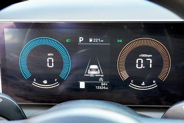 Certified 2025 Hyundai Tucson SE image 32