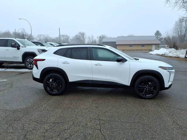 Used 2025 Chevrolet Trax ACTIV w/ Driver Confidence Package image 2