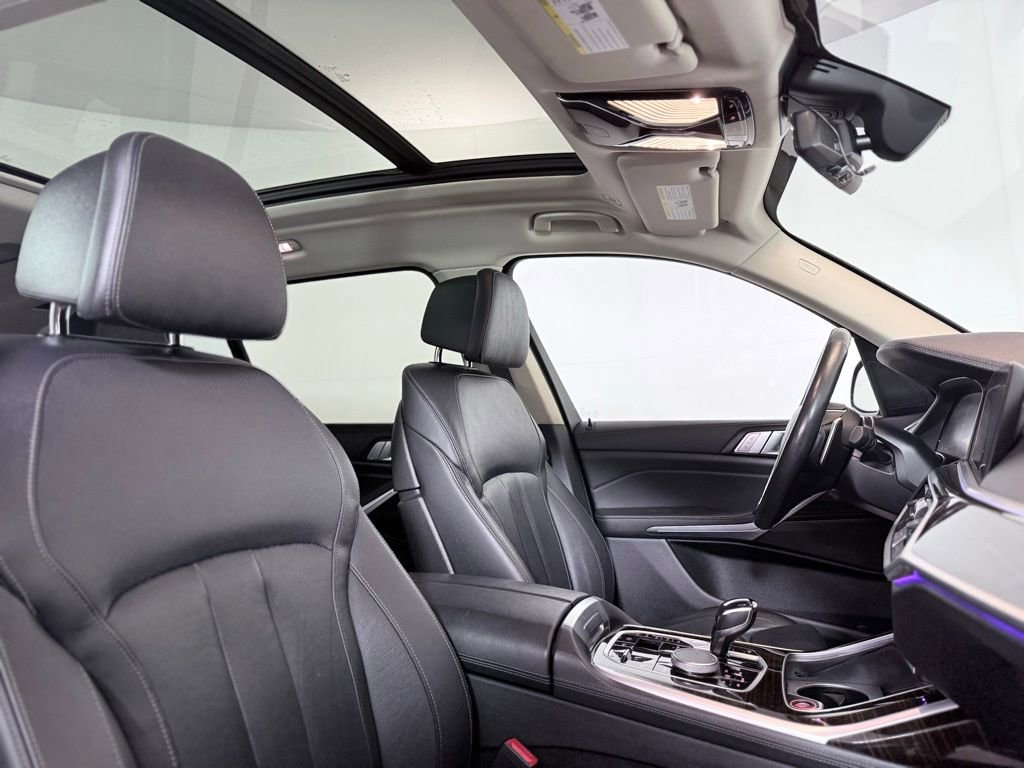 Used 2020 BMW X7 xDrive40i w/ Luxury Seating Package image 25