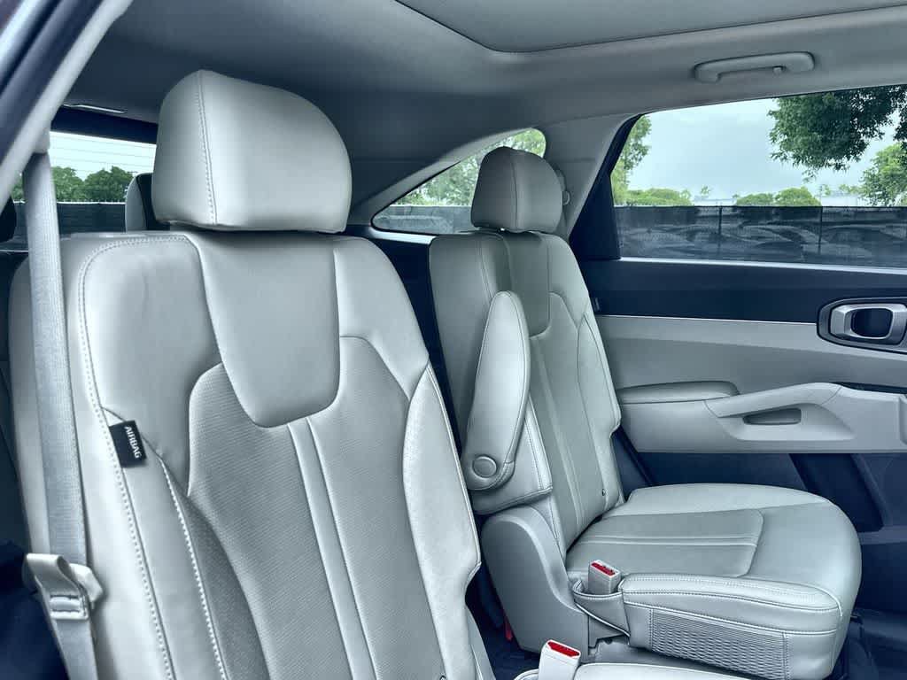 Certified 2025 Kia Sorento EX w/ Panoramic Sunroof Package FWD image 26