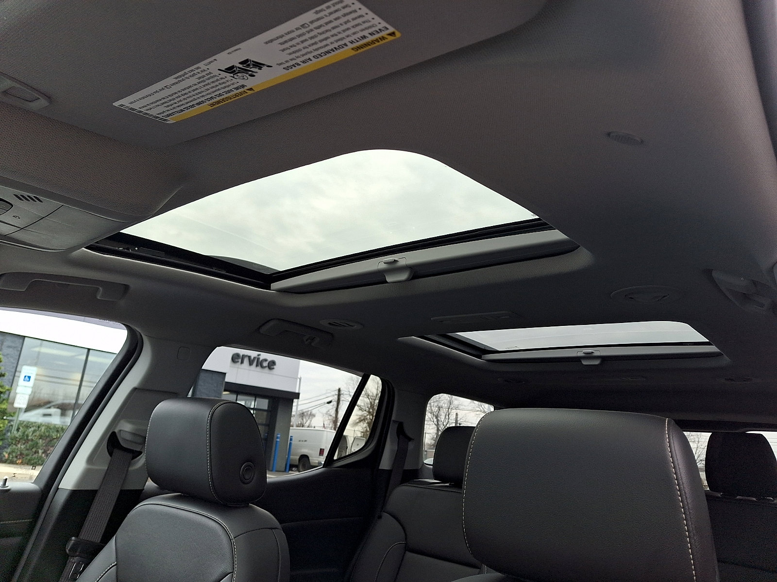 Used 2022 GMC Acadia SLT w/ Elevation Edition image 17