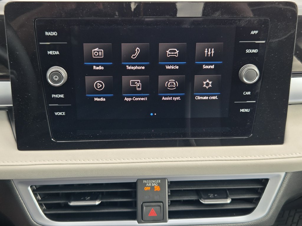 New 2027 Volkswagen Taos SE FWD image 14