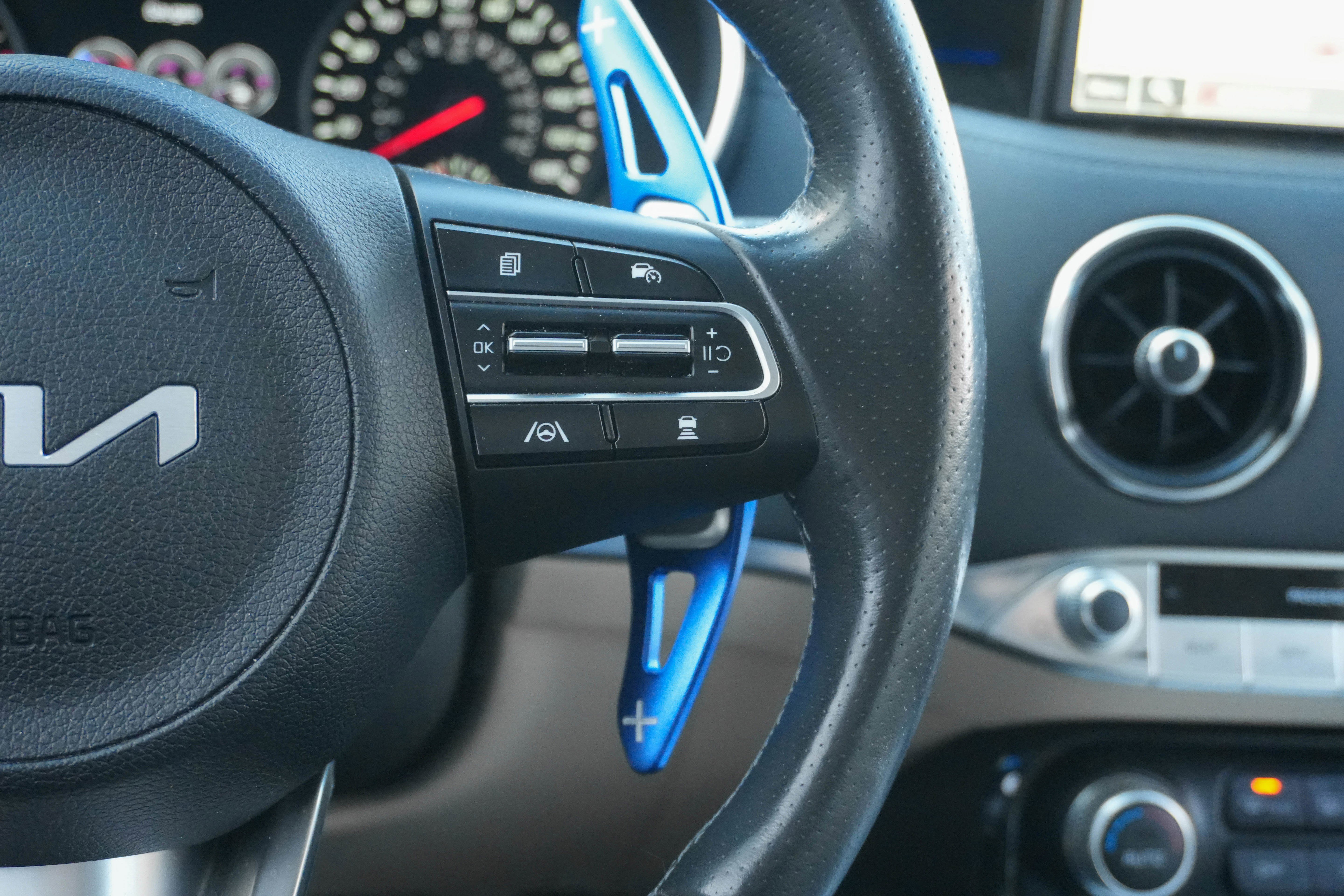 Used 2023 Kia Stinger GT2 image 18