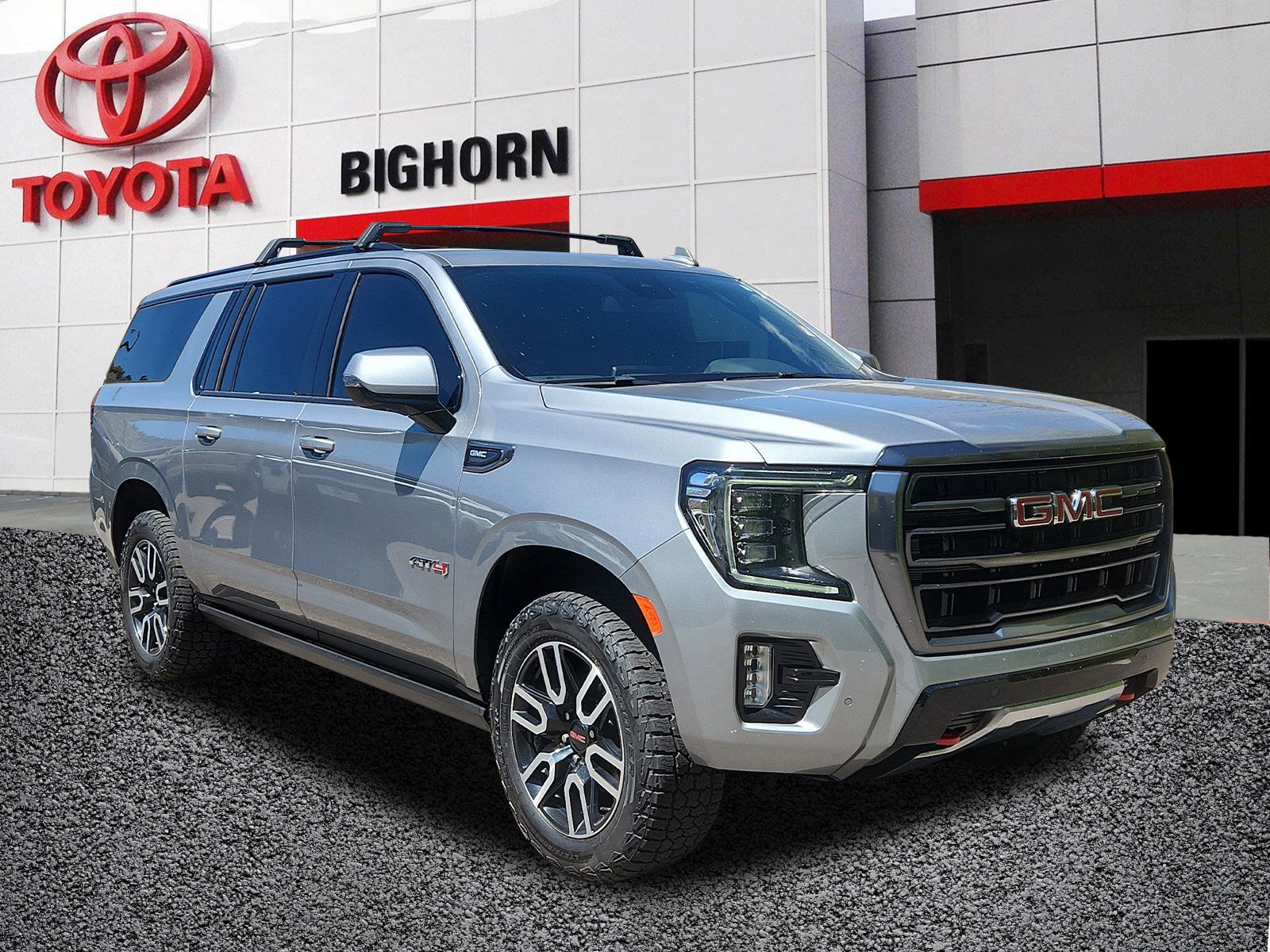 Used 2024 GMC Yukon XL AT4 AWD/4WD image 1