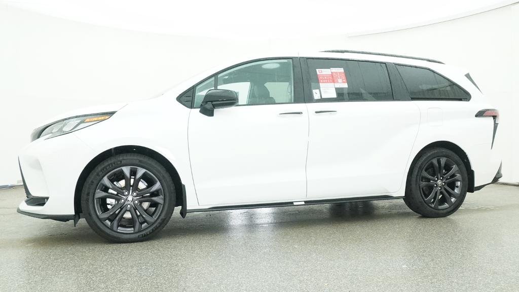 New 2026 Toyota Sienna XSE FWD image 4