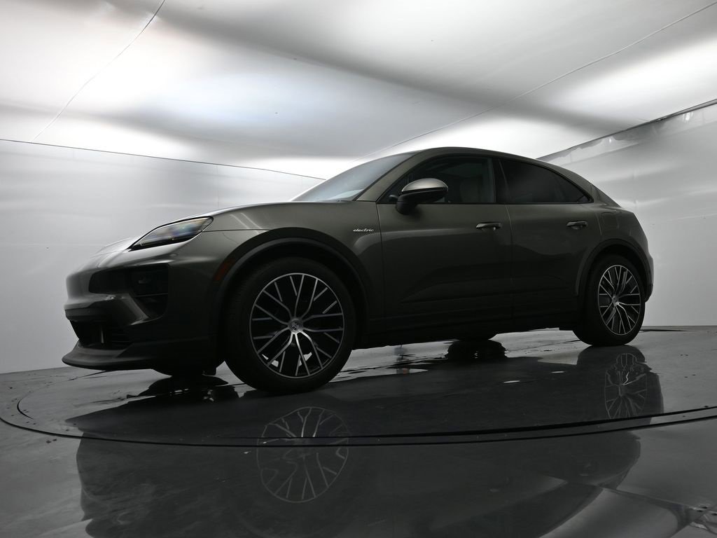 Used 2025 Porsche Macan Electric image 44