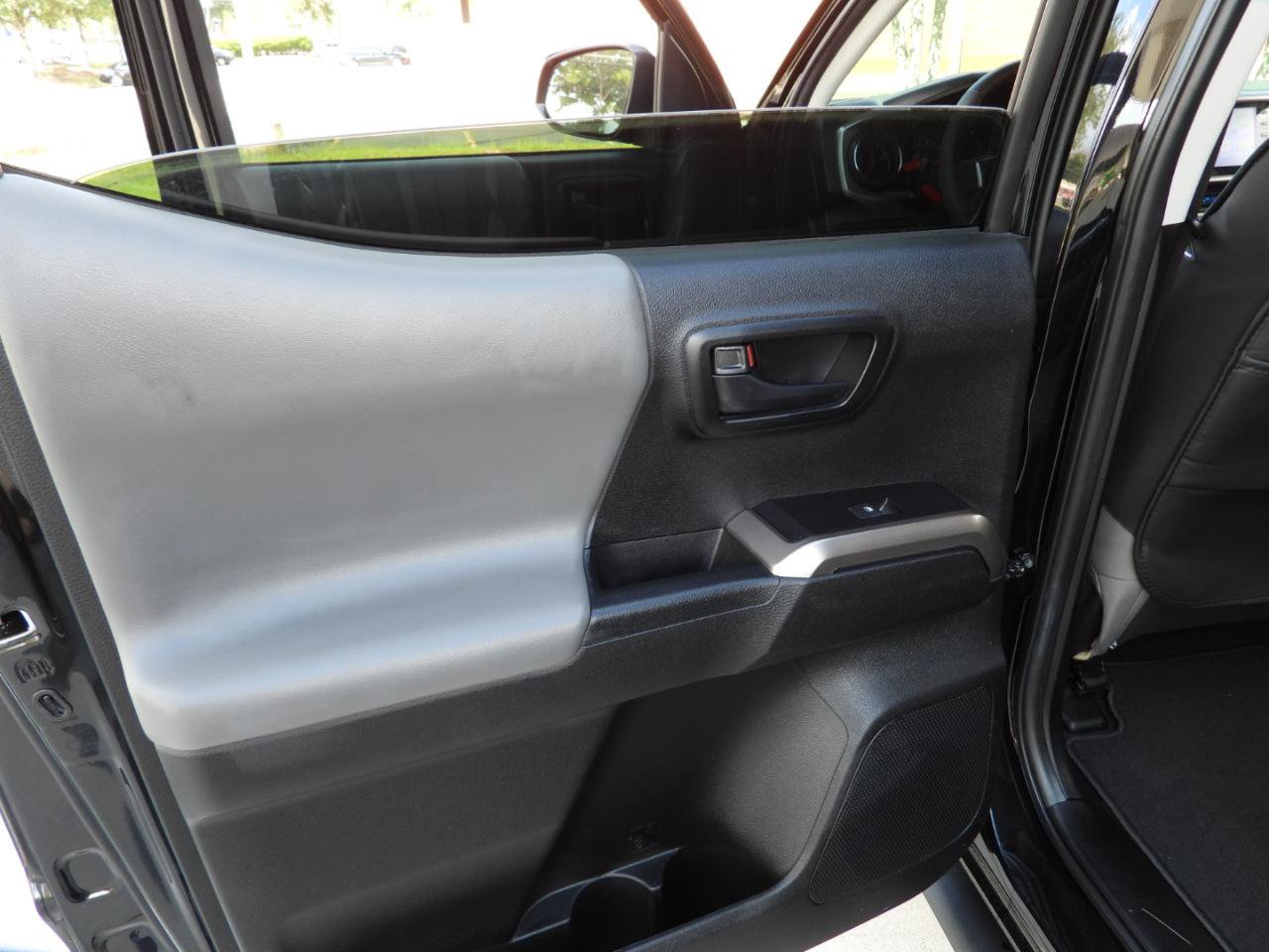 Used 2022 Toyota Tacoma SR5 RWD image 54