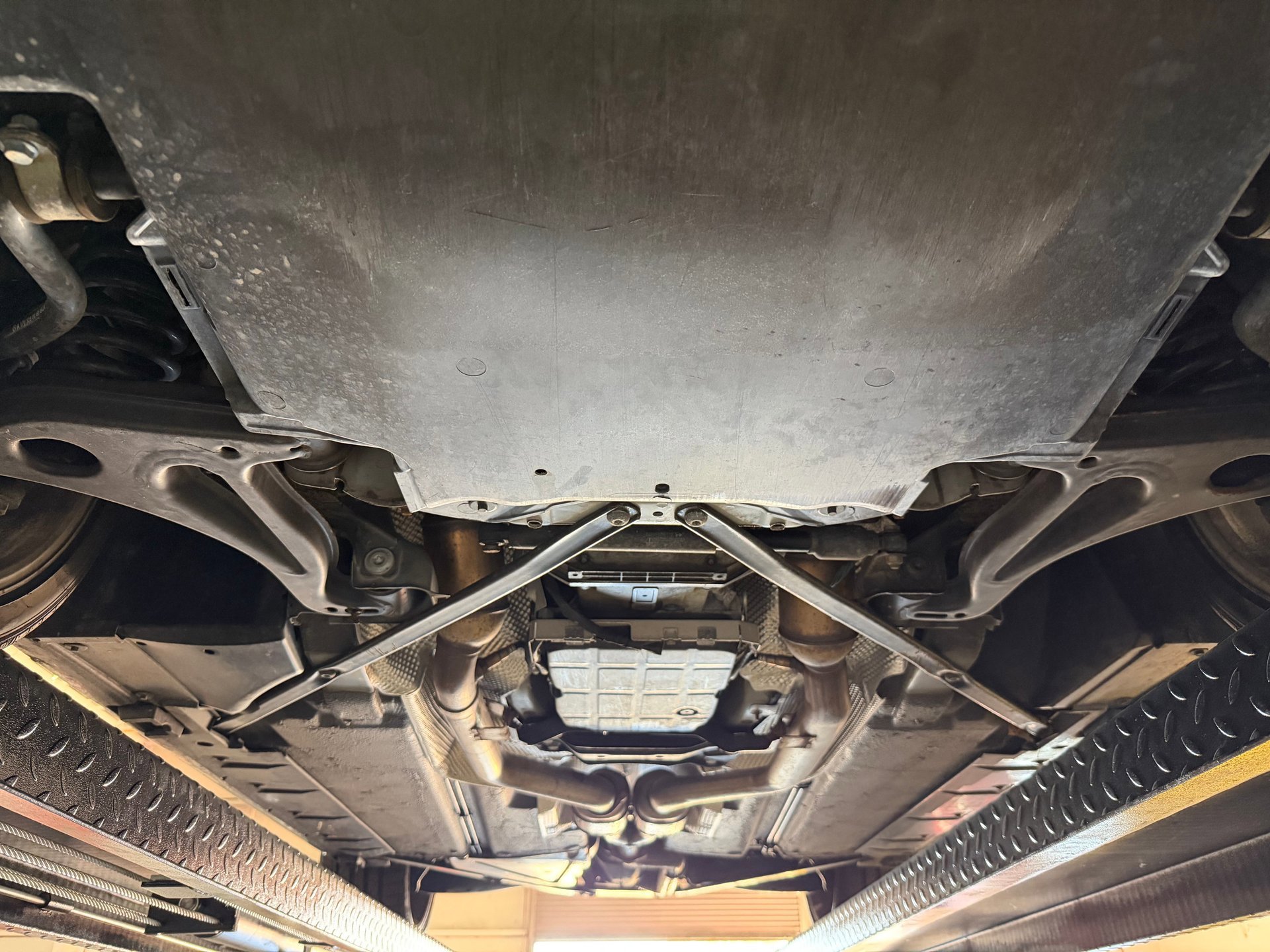 Used 2005 Chrysler Crossfire Limited image 95