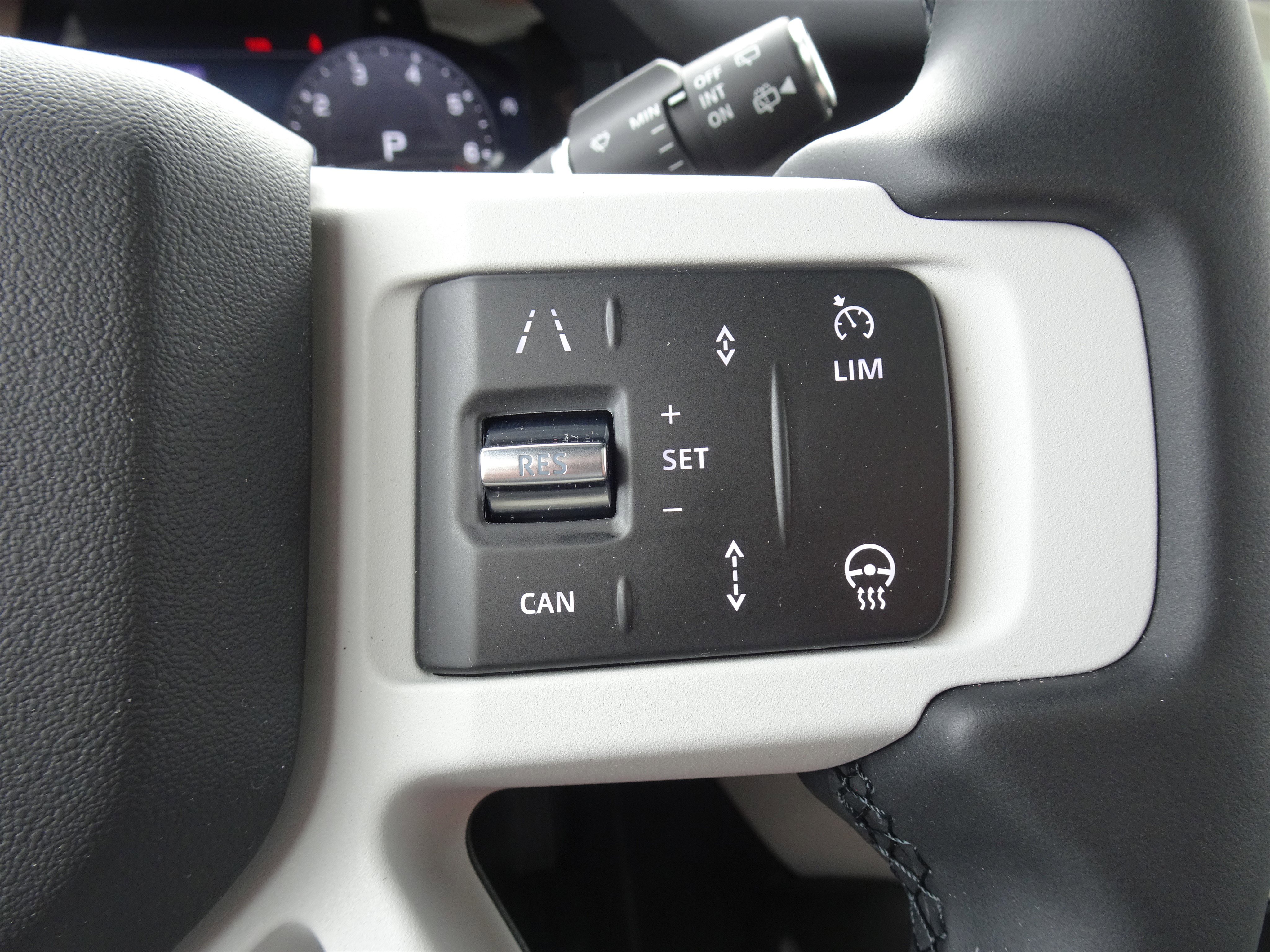 New 2026 Land Rover Defender 110 X-Dynamic SE AWD/4WD image 29