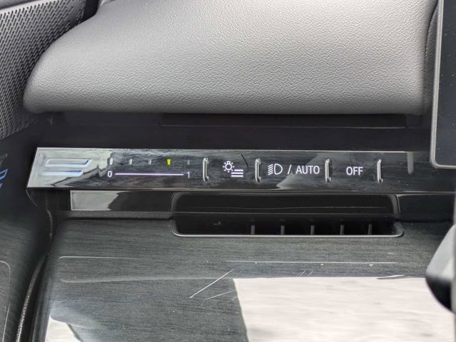 Used 2026 BMW 530i xDrive AWD/4WD image 18
