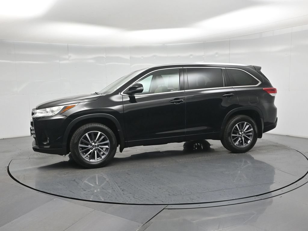 Used 2018 Toyota Highlander XLE AWD/4WD image 32