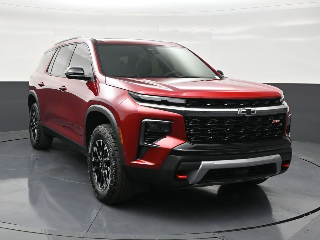 Used 2025 Chevrolet Traverse Z71 w/ Enhanced Driving Package AWD/4WD image 7