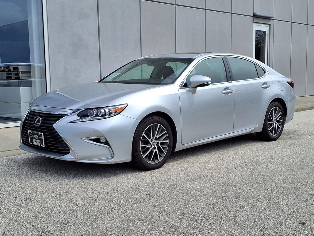 Used 2017 Lexus ES 350 w/ Luxury Package FWD image 1