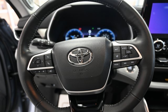 Used 2023 Toyota Highlander Limited image 24