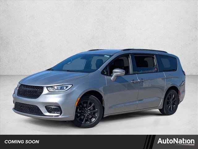 Used 2021 Chrysler Pacifica Touring-L w/ S Appearance Package image 1