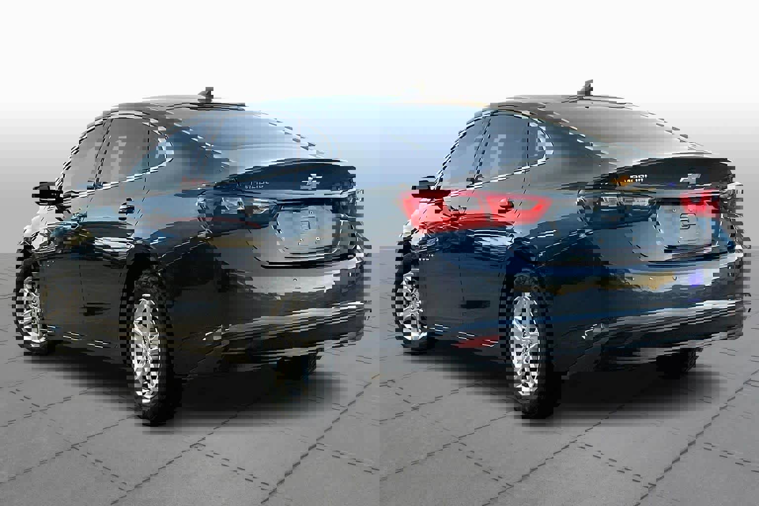 Used 2021 Chevrolet Malibu LS image 13