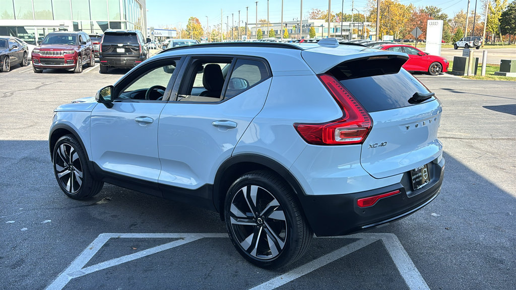Certified 2026 Volvo XC40 B5 Plus AWD/4WD image 5
