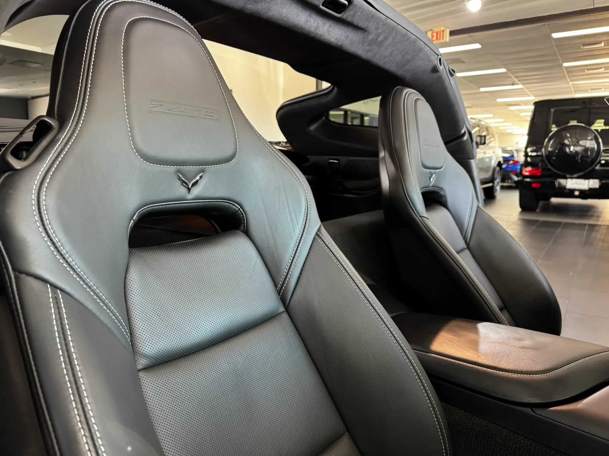 Used 2015 Chevrolet Corvette Z06 w/ 3LZ Preferred Equipment Group RWD image 15