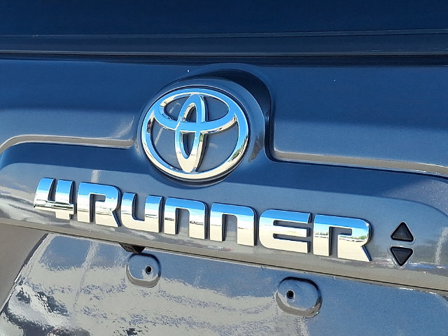 Used 2021 Toyota 4Runner SR5 Premium w/ Moonroof Package AWD/4WD image 29