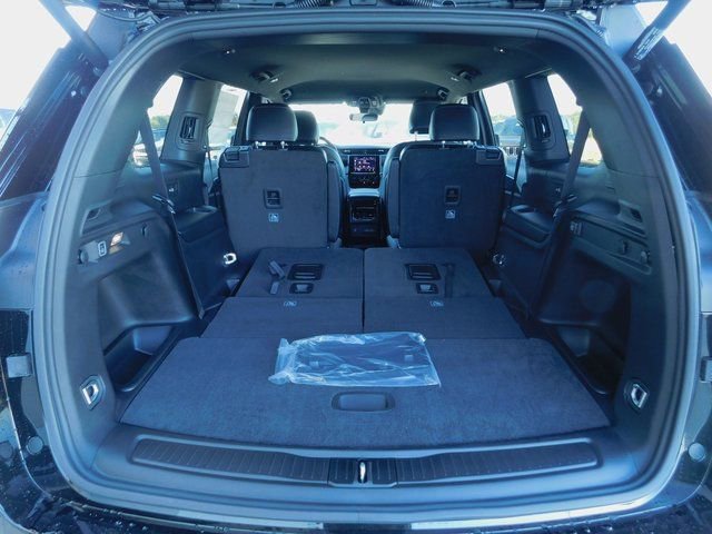 New 2025 Jeep Grand Cherokee L Laredo image 13