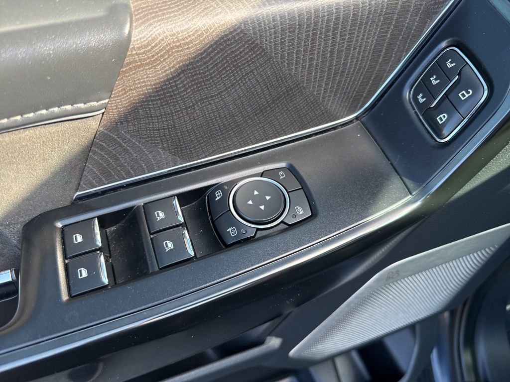 Certified 2022 Ford F150 Platinum w/ Equipment Group 701A High image 18