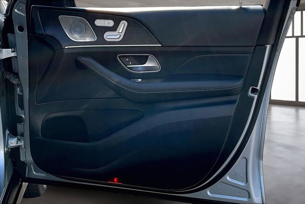 Used 2022 Mercedes-Benz GLE 350 4MATIC w/ Premium Package image 24