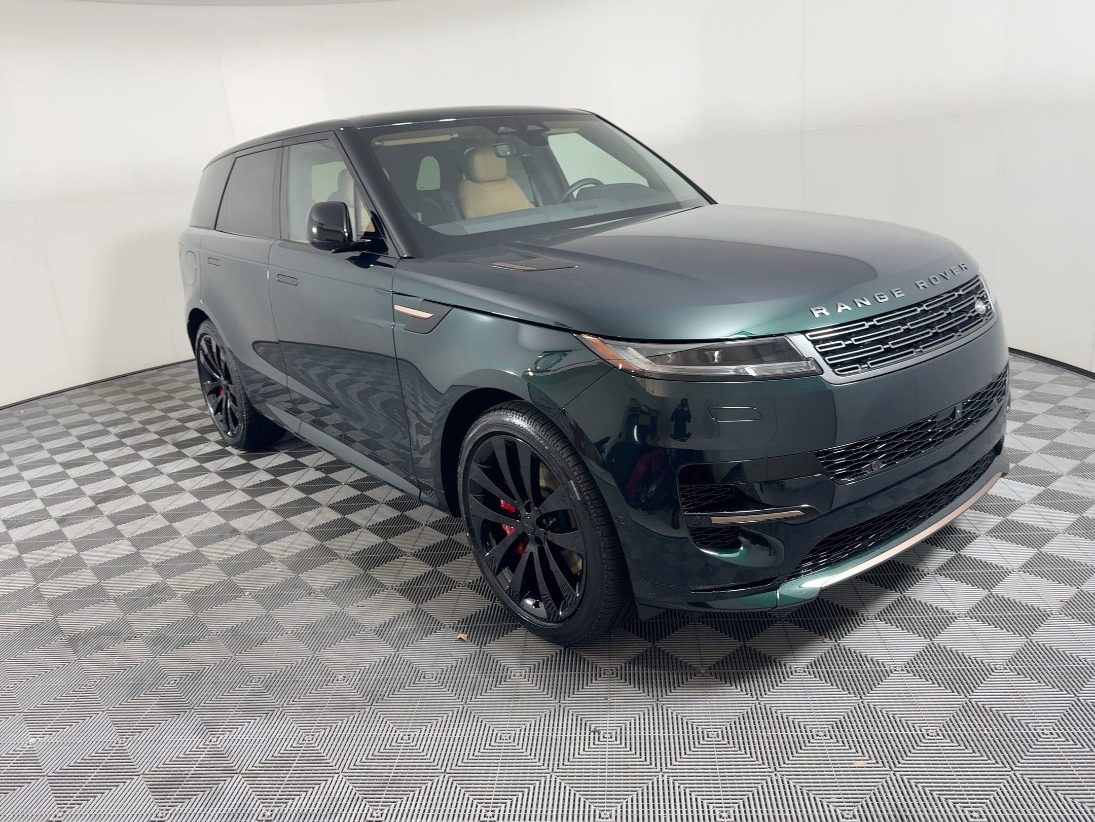 New 2026 Land Rover Range Rover Sport Dynamic SE image 8
