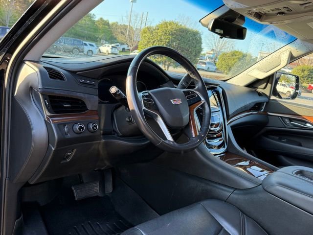 Used 2018 Cadillac Escalade ESV Premium Luxury image 16