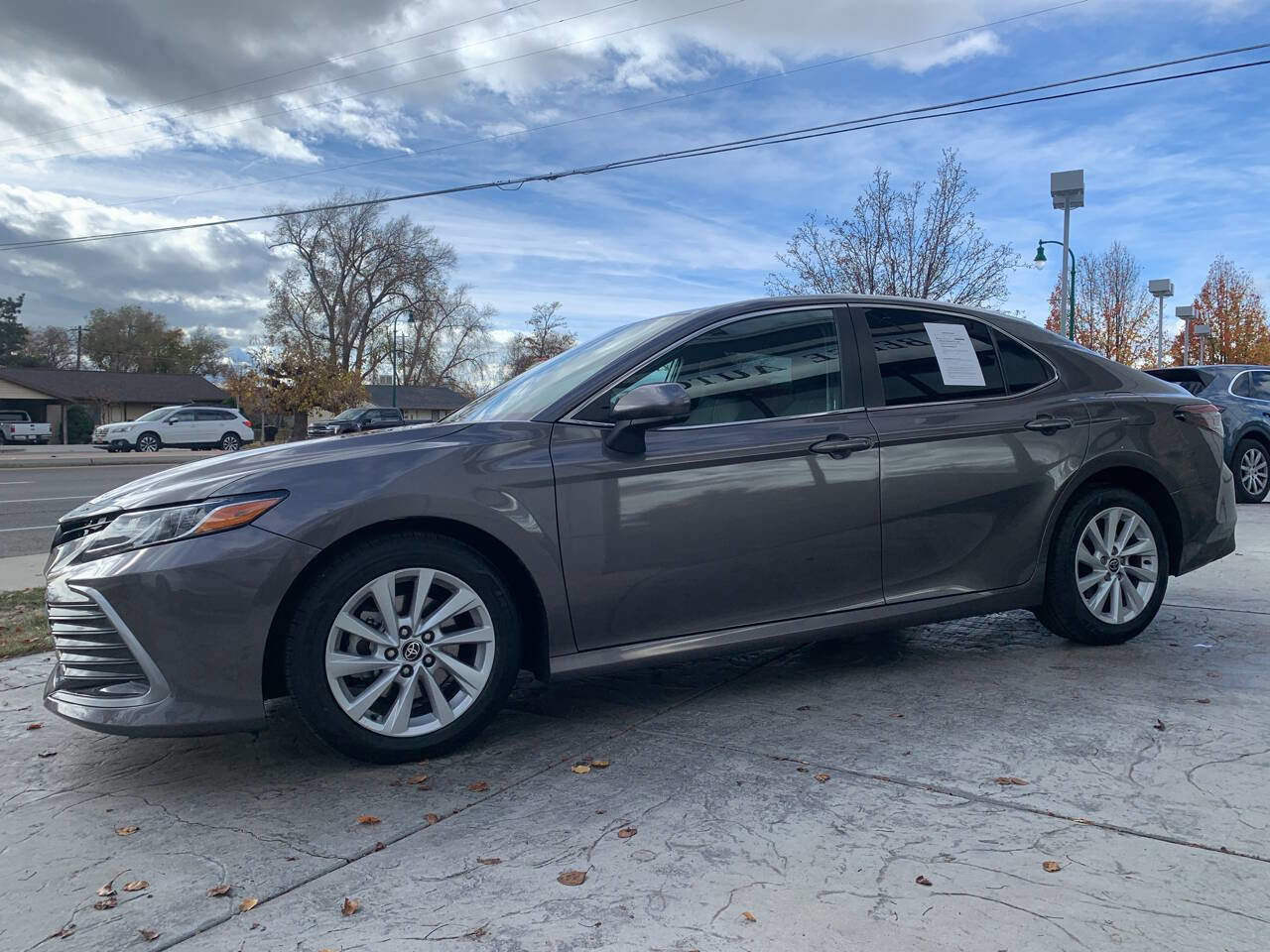 Used 2022 Toyota Camry LE image 4