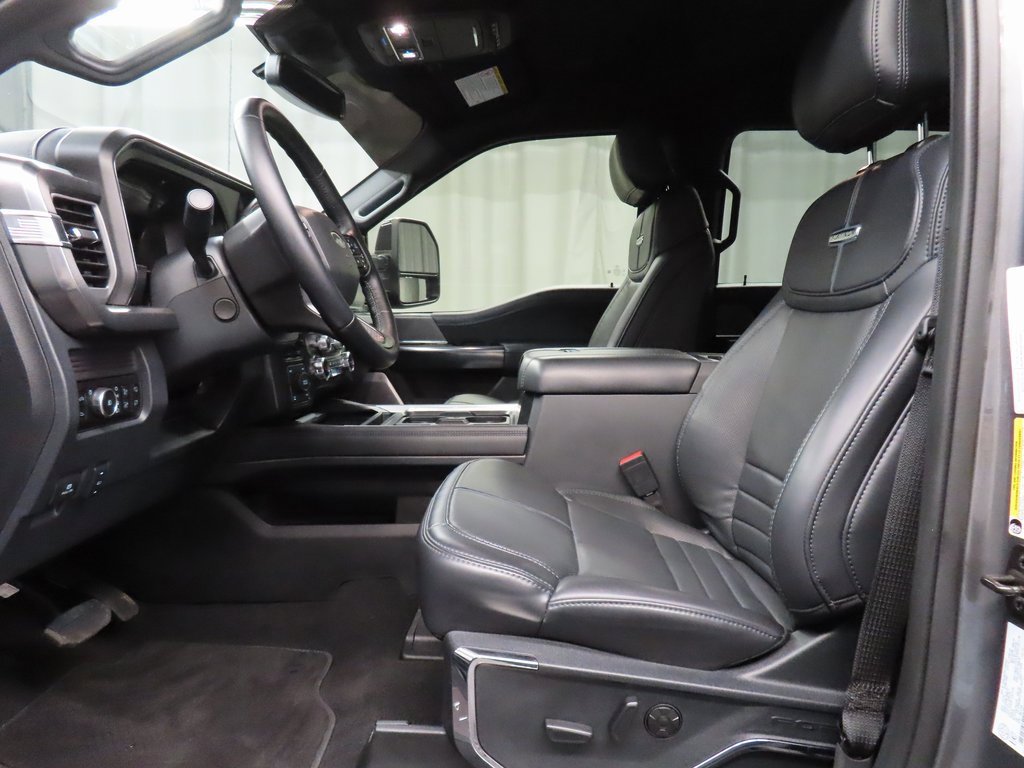 Used 2025 Ford F250 Platinum image 9