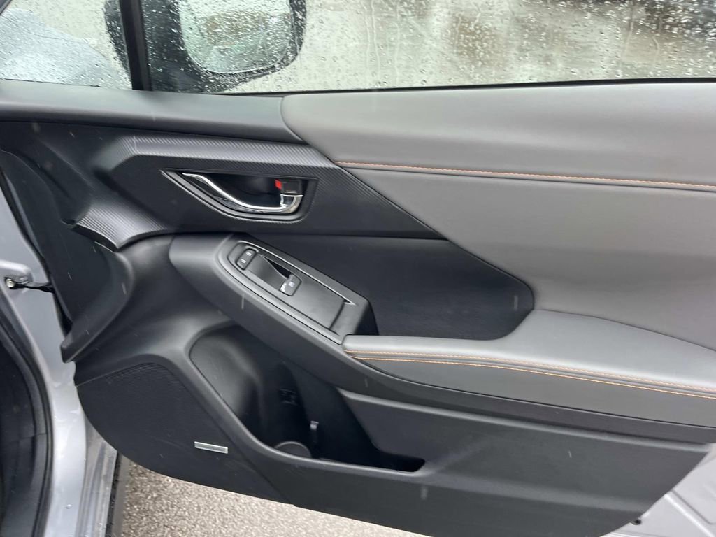 Used 2025 Subaru Crosstrek 2.5i Limited w/ Crosstrek Mirror Package image 23