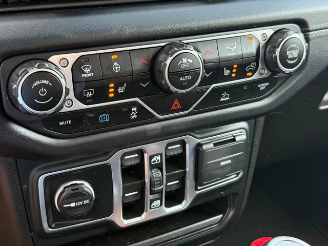 Used 2024 Jeep Wrangler Unlimited Sahara AWD/4WD image 28