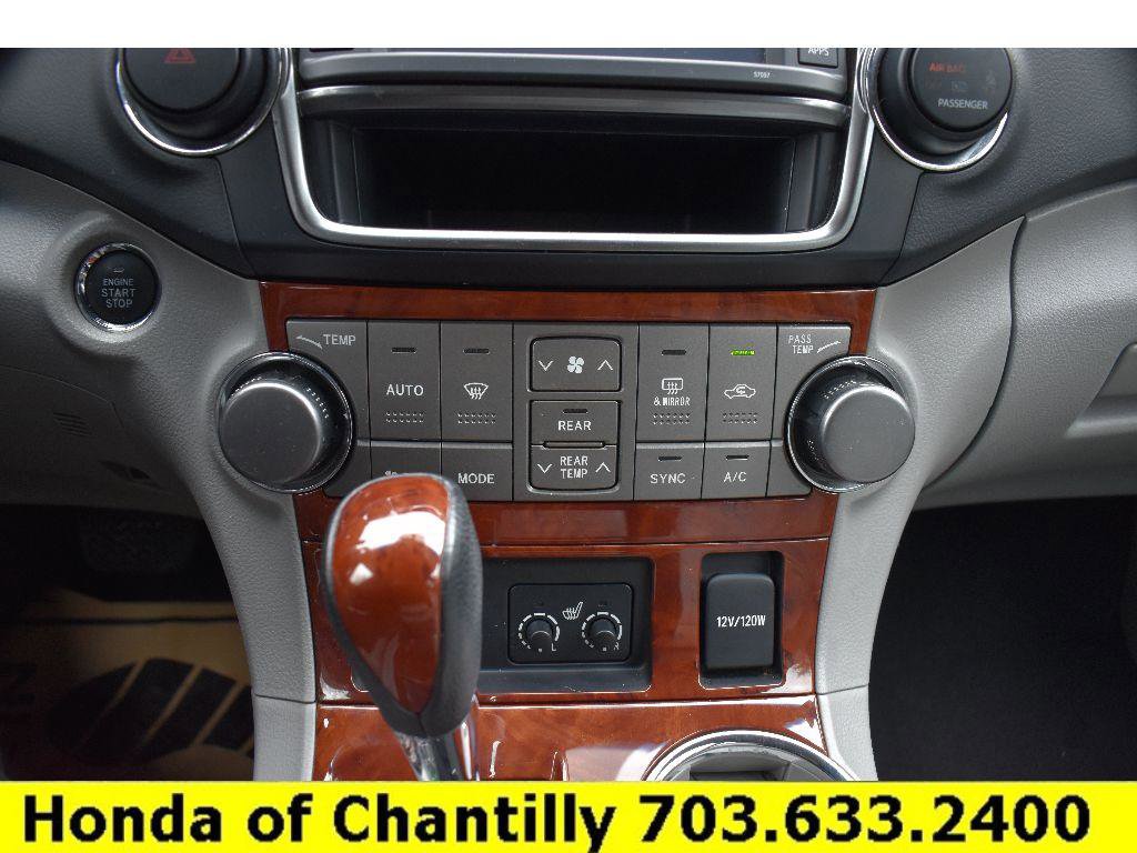 Used 2013 Toyota Highlander Limited image 16