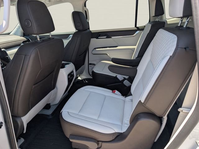 Used 2025 GMC Acadia Denali FWD image 11