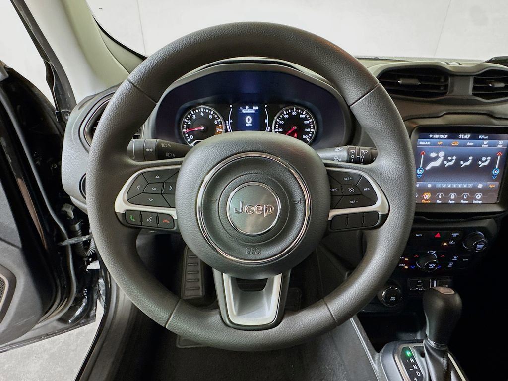 Used 2023 Jeep Renegade Latitude AWD/4WD image 9